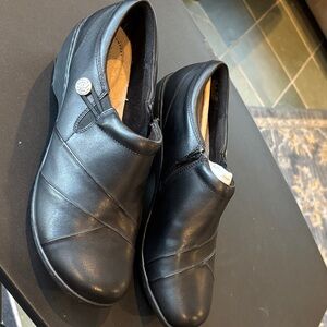 Women's Black Leather Slip-On Shoes